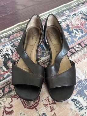 Life Stride Brown Criss-Cross Sandals with Small Heel